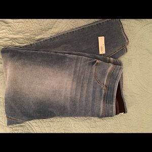 NWT Old Navy Rockstar Jeggings